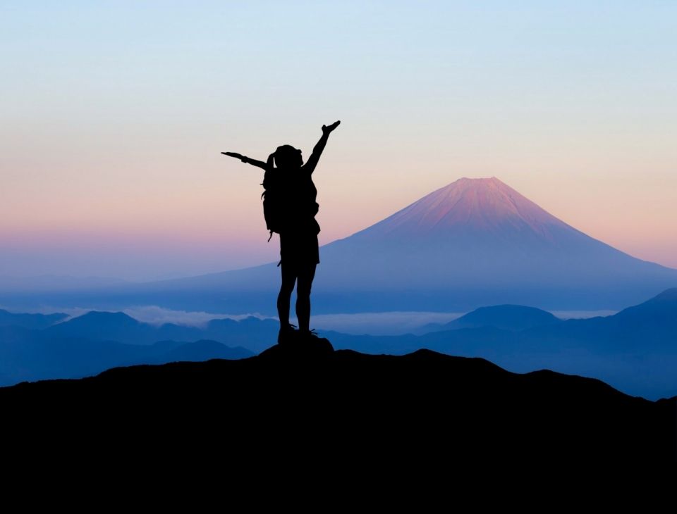 半山腰有点挤,你得去山顶看看